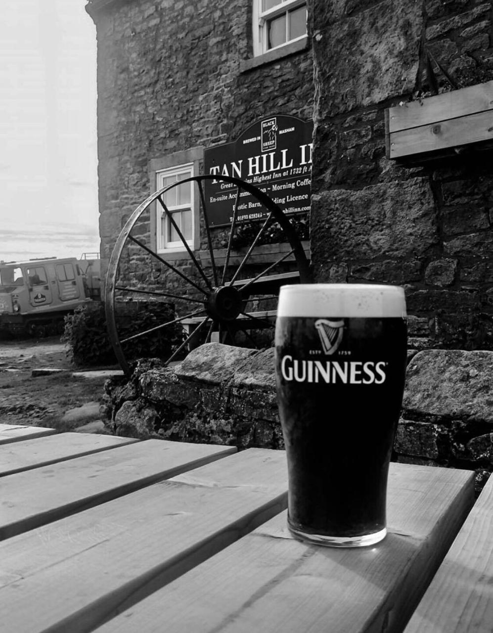 The Tan Hill Inn Keld Esterno foto